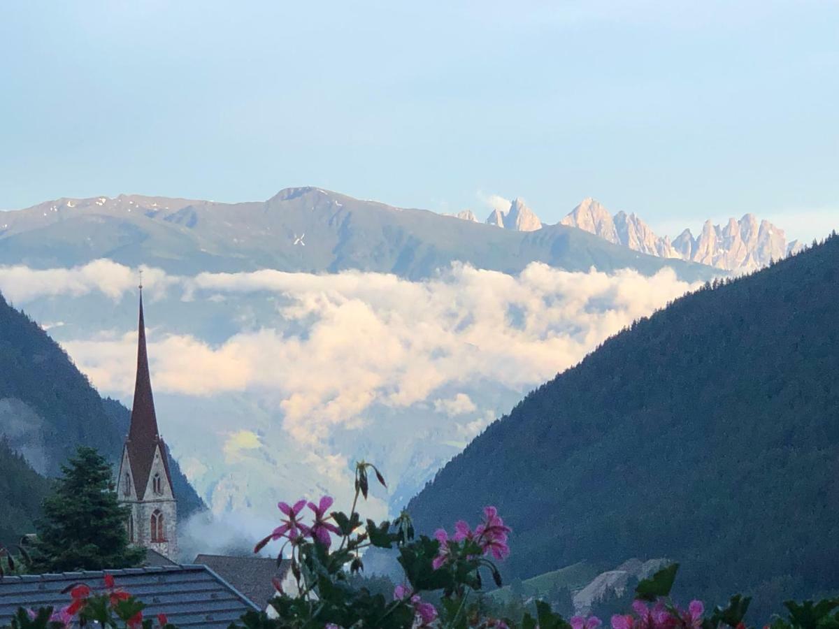 Hotel Alpenrose & 3*